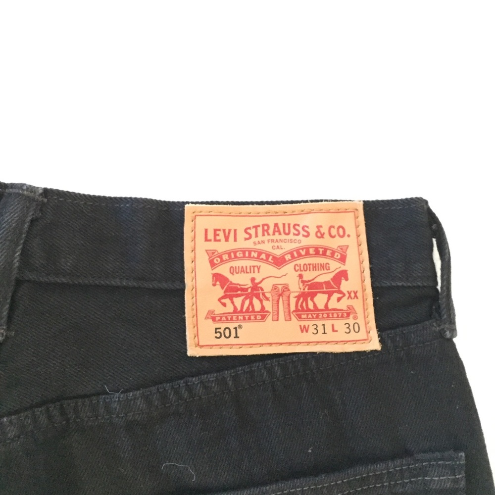 Levi’s 501 32” waist  31x30
